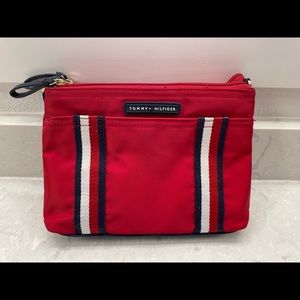 Tommy Hilfiger crossbody in excellent condition